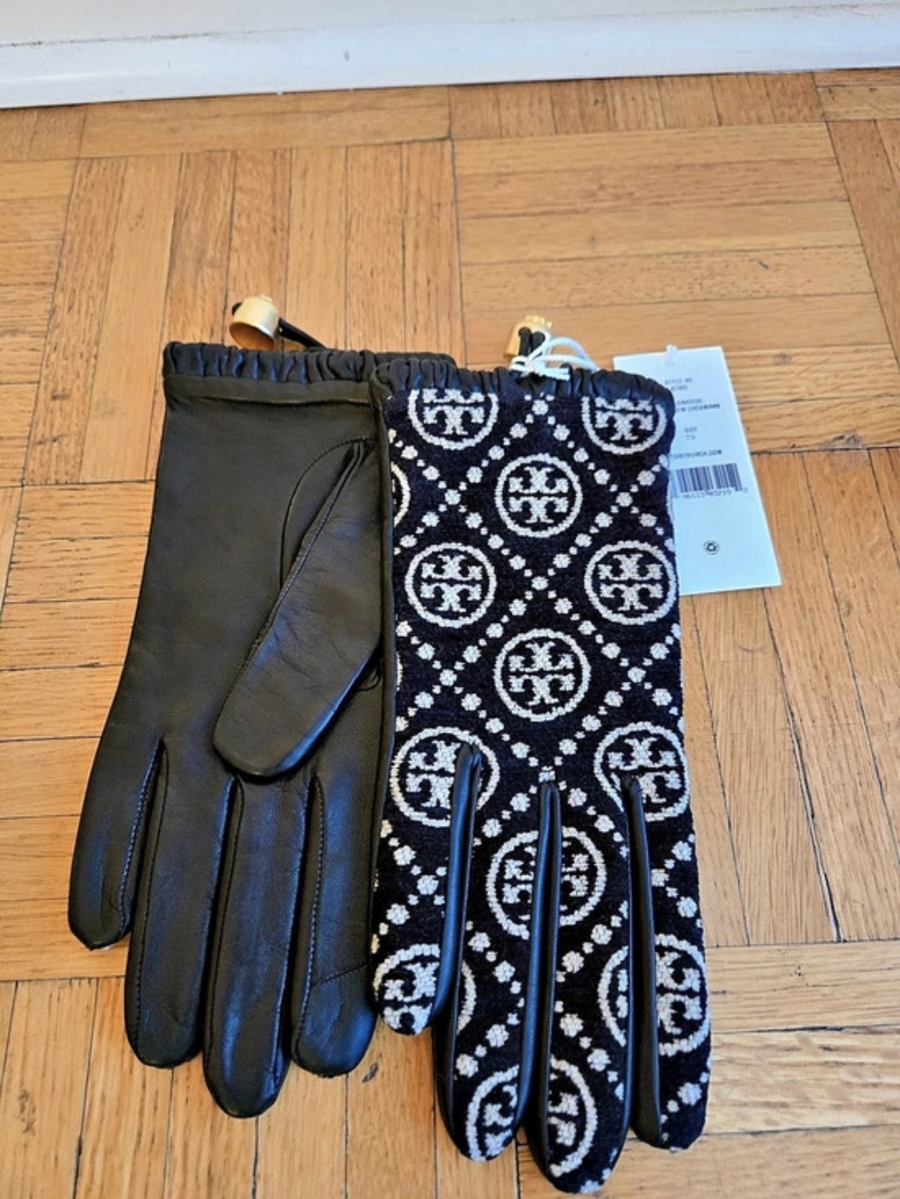 Brand New With Tags Tory Burch T Monogram Toggle Gloves Patterned Gloves NWT